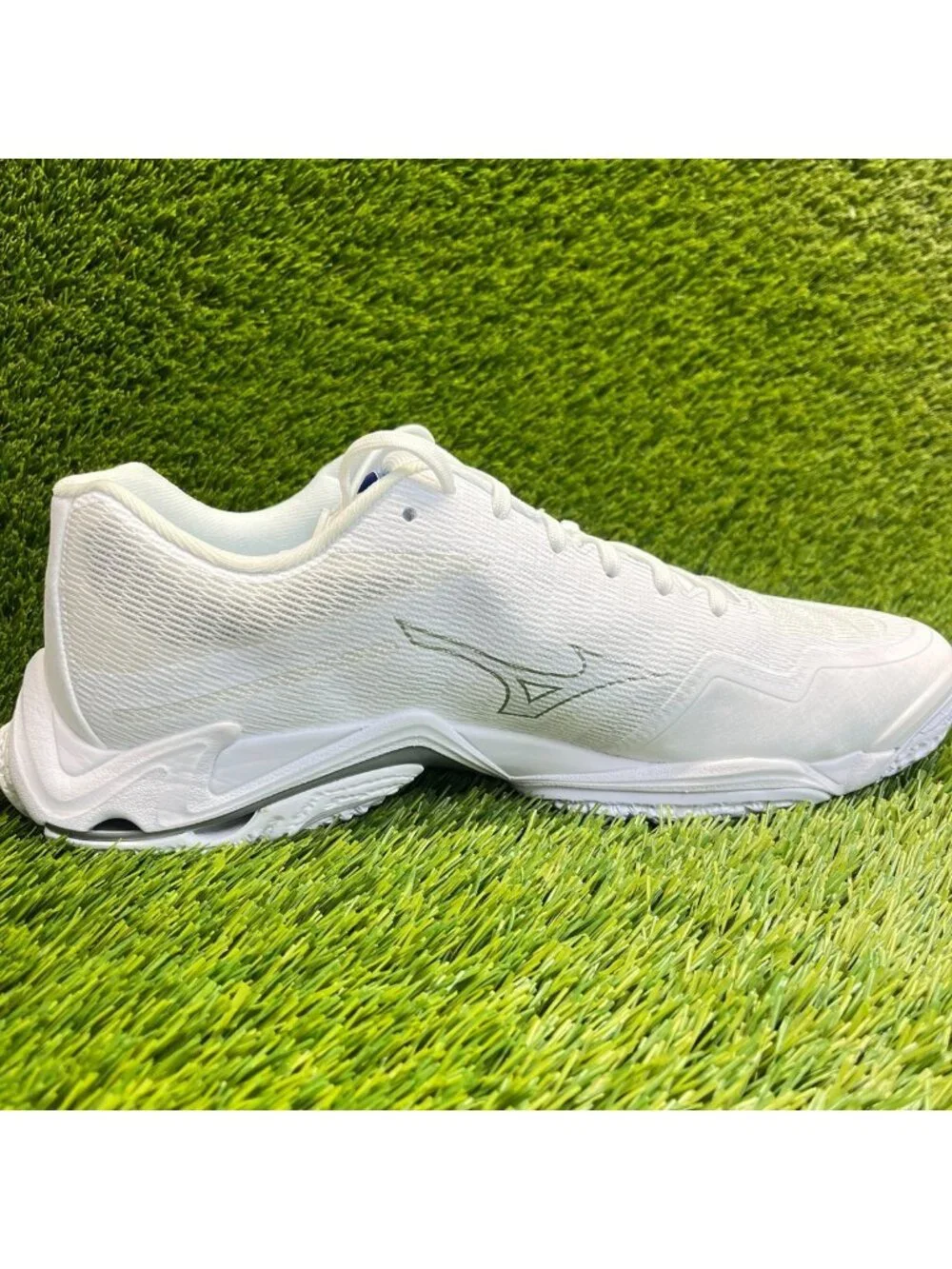 Mizuno Wave Lightning Elite Mens Size 13 White Running Volleyball Shoes Sneakers